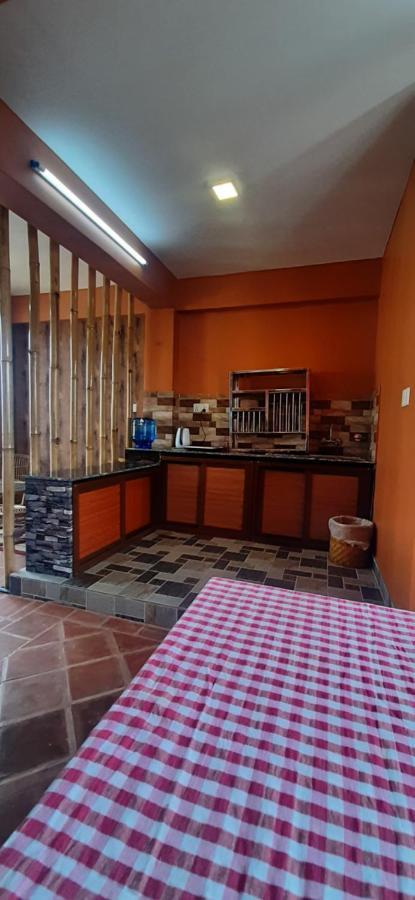 Looniva Guest House Lalitpur Bagian luar foto