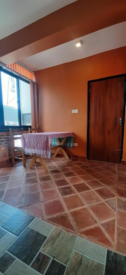 Looniva Guest House Lalitpur Bagian luar foto