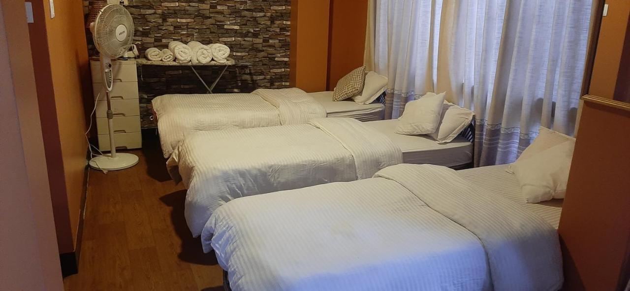 Looniva Guest House Lalitpur Bagian luar foto