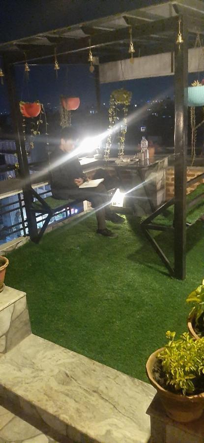 Looniva Guest House Lalitpur Bagian luar foto