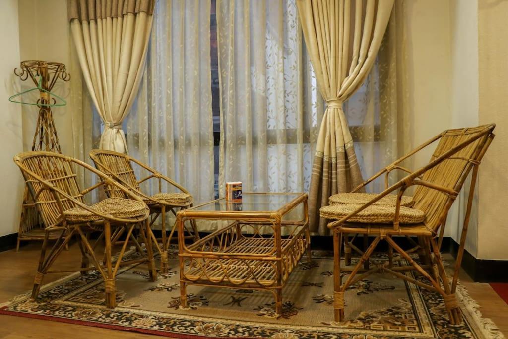 Looniva Guest House Lalitpur Bagian luar foto