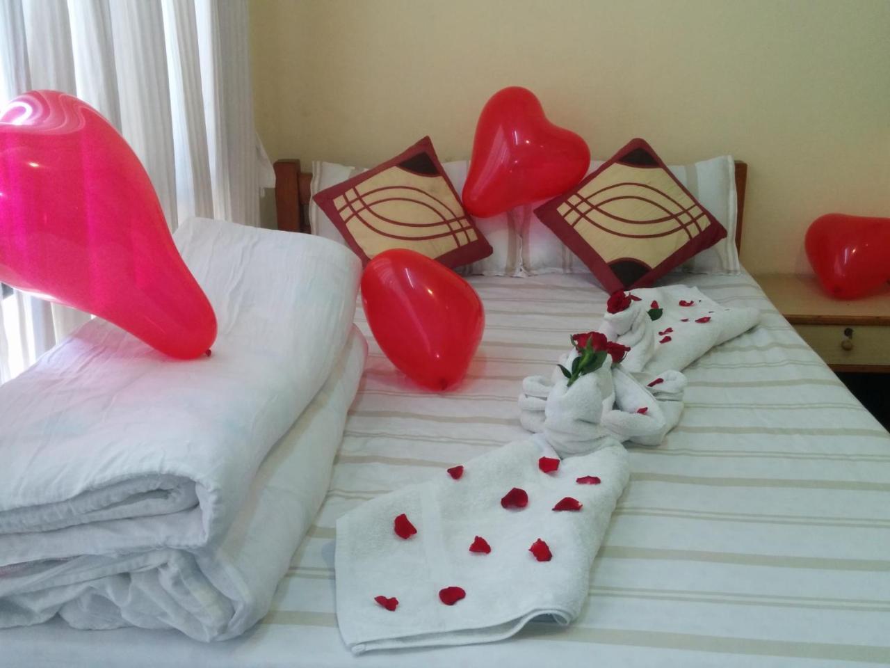 Looniva Guest House Lalitpur Bagian luar foto